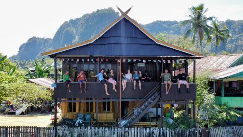 NASRUL HOUSE HOMESTAY FOR BACKPACKERS
