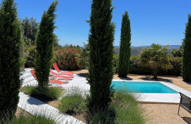 NATUR LODGE, bungalows and individual pool, natural site, exceptional view