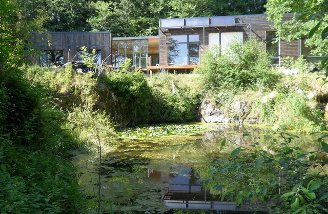 Natural house in an atypical site