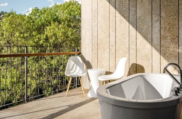 Nature Retreat with this Amazing Apt. | Balcony with Hot tub | 3 Swimming Pools