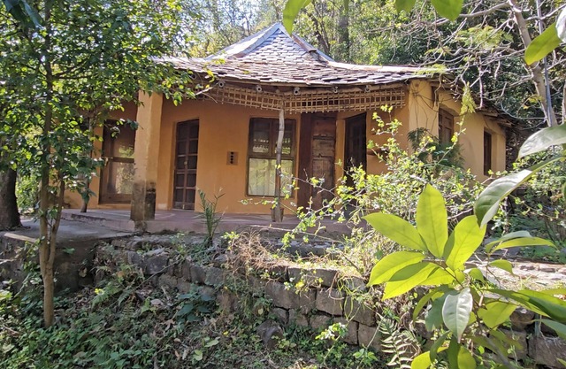 Nature Stay in Mud cottage with Food, Yoga & Meditation in Dharamshala