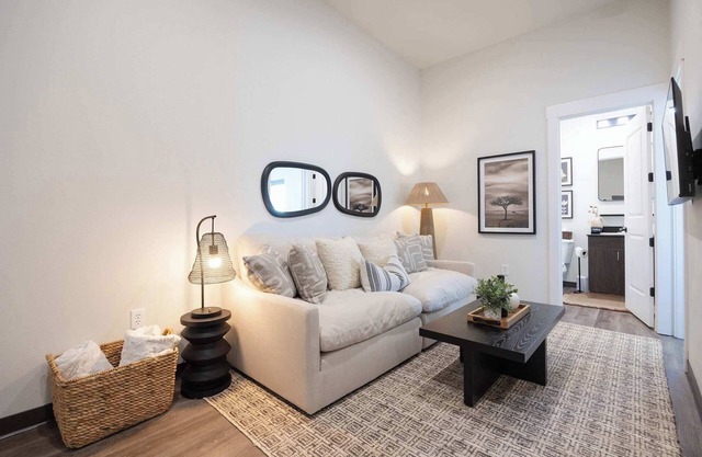 Navigator - 5 mi to XNA - 15 mi to DT Bentonville