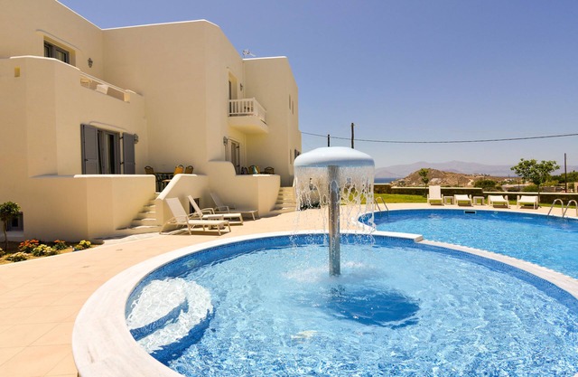 Naxos Relaxing Villa with pool 8