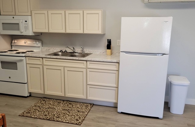 nDowntown Tell City Ground floor 1 Bed 1 Bath Wifi 30 minutes to Holiday World