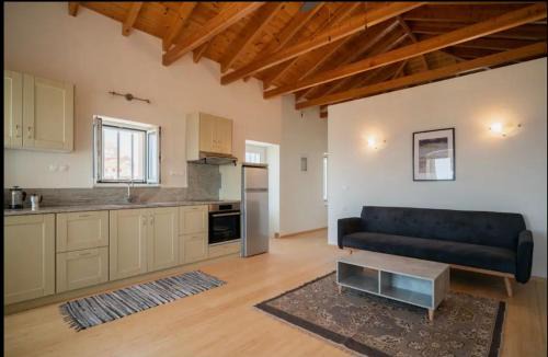 Neapolis Oasis - Upper House