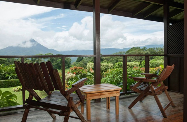 Near Arenal Volcano National Park 'Economy Room' AL