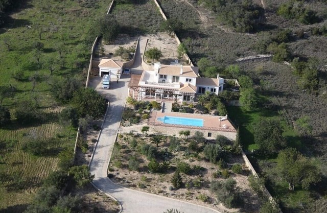 Near FARO, Luxus Pool Villa in gorgeous, lonely location with fantastic sea view