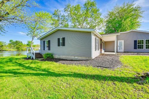 Near Hiking and Fishing Dale Home with Deck!