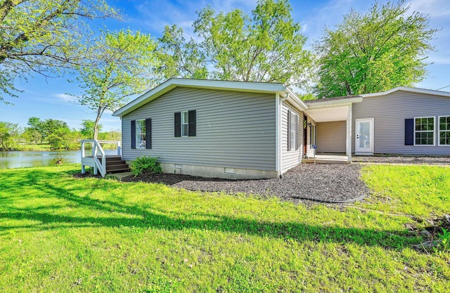 Near Hiking & Fishing: Dale Home w/Deck!