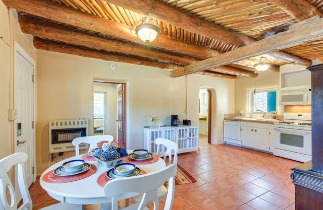 Near Hiking & Skiing: Mora Cottage w/Mtn Views