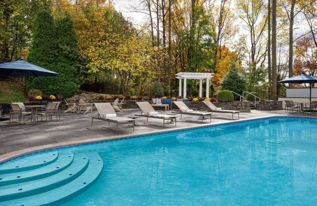 Near King of Prussia | Free Shuttle. Dining. Gym.