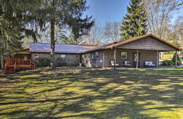 Near Mines & Meadows: Spacious Home w/Game Room