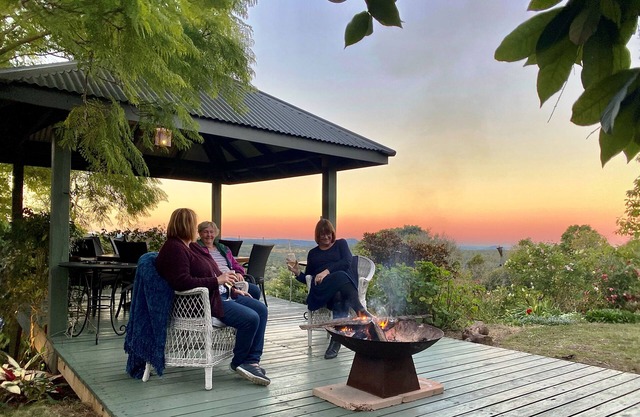 NEAR MONTVILLE . LATE CHECK-OUT ON SUNDAYS OF 5pm . when booking a weekend