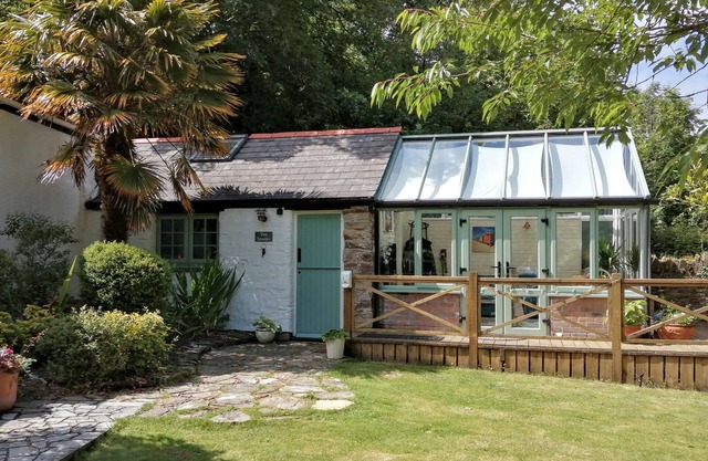 Near Perranporth. A country cottage for 2 & dog friendly Short walk to the Beach
