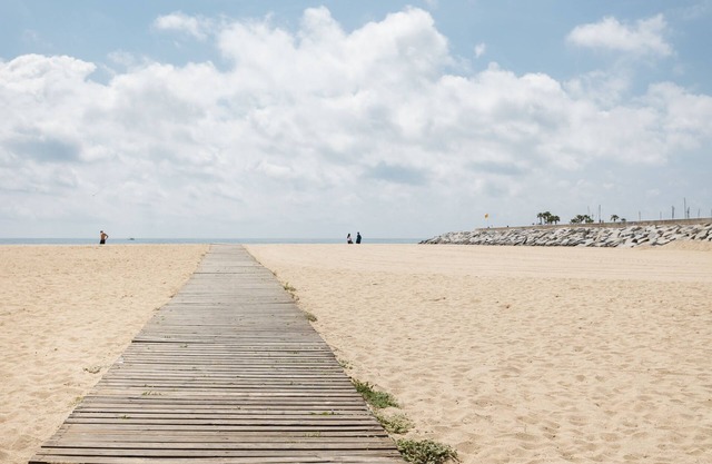 NEAR THE BEACH 20 KM FROM BARCELONA