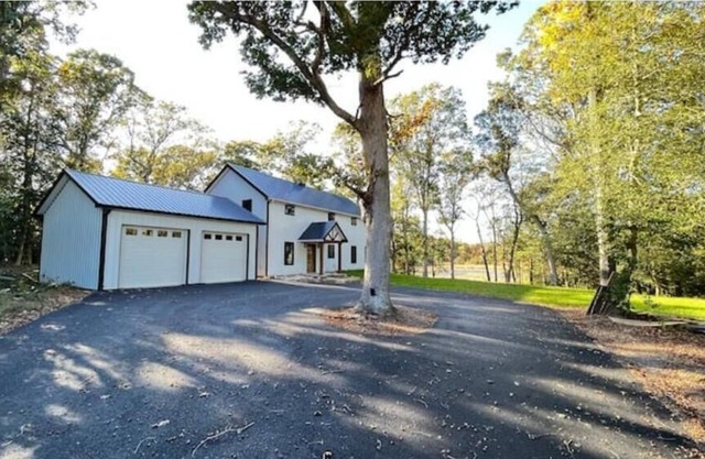 Near the beaches and the DE TURF, a newly built, secluded home with a water view