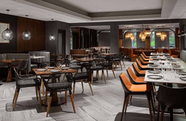 Near Valley Forge | Shuttle. Restaurant. Gym.
