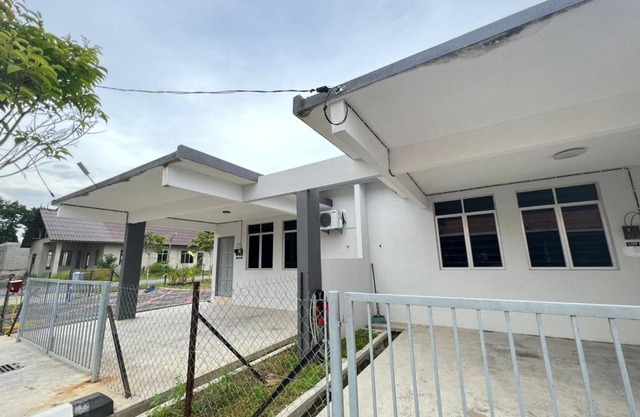 nearby Umt unisza Airport drawbridge Enzo Homestay Gong badak Kuala Terengganu