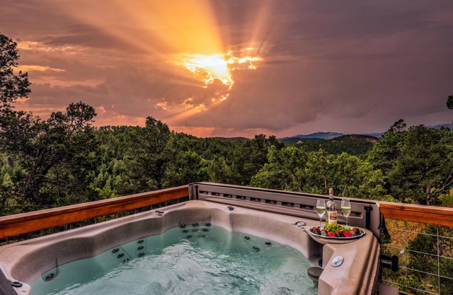 Neeley Mountain House | Amazing Views, Hot Tub!