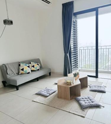 Netflix - City View Studio with Skypool, Free parking and 5 mins to MRT