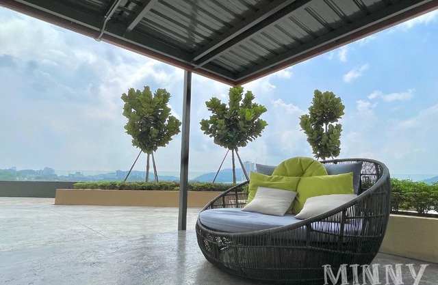 Netizen near MRT Balcony View