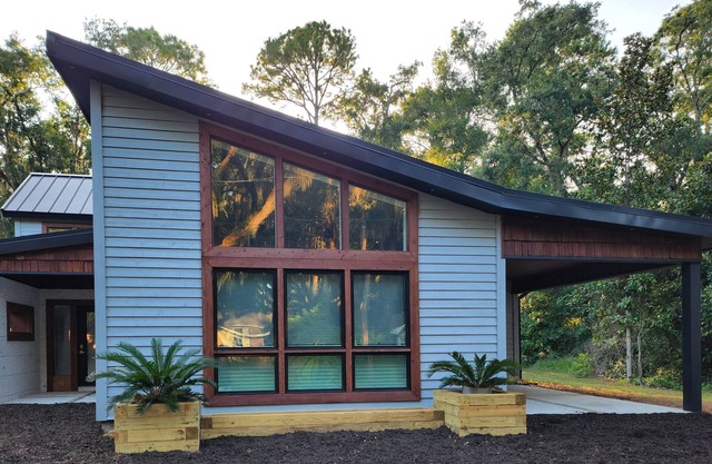 New 1250sqft stylish 2bd 2bth cottage AC/WiFi full kitch sunny St. Simons Island