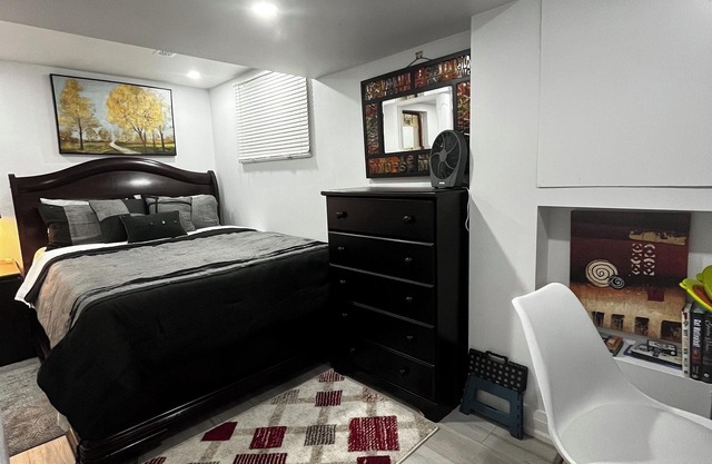 New 1BR Basement Sleeps 3 Free Parking, Free wifi. Private Entrance