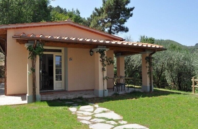 New 2 bed villa with large panoramic pool 40min to beaches