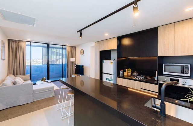 New 2 bedroom Apt in heart of Woolloongabba