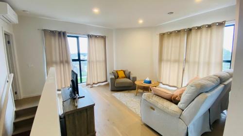New 3 Bedroom Town House on Clyde
