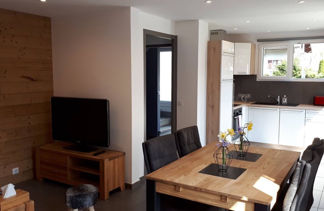 New 4 * Cozy apartment in house between Lake Annecy & Stations des Aravis
