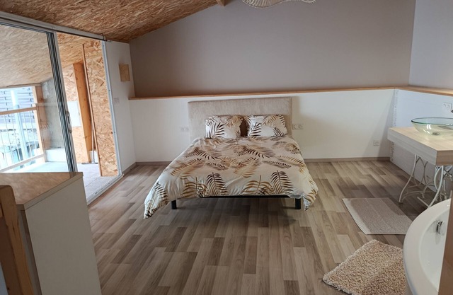 New apartment with electric gate. 10 min from Marciac.