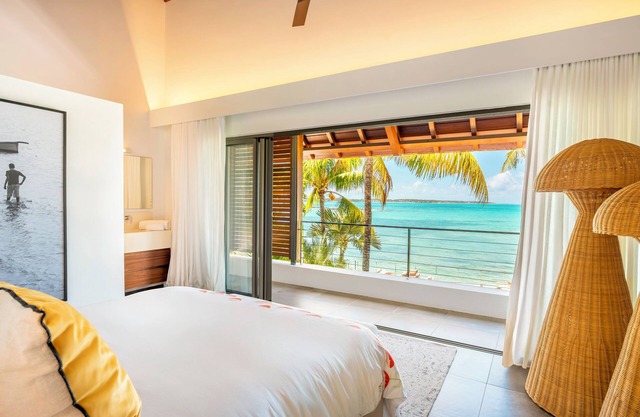 New beach villa Rubis Belle Mare, private pool with no view from outside