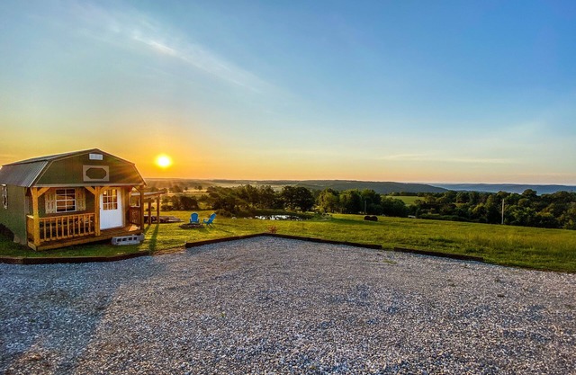 *NEW* BUFFALO RIVER VALLEY VIEWS-5MIN FROM PONCA! "TINY CABIN"