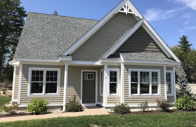 New Cottage in 200 acre nature preserve, pool, minutes to beach