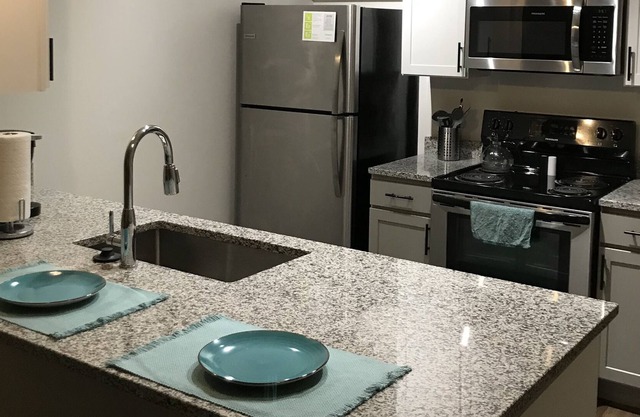 *New* Cozy One bedroom with Beautiful Pool