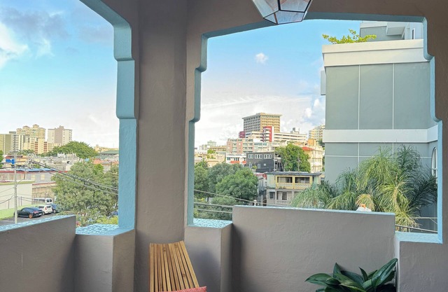 NEW cozy & Spacious 5B, 2B, 1 parking close to Condado Beach
