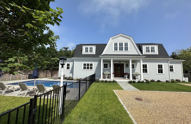 NEW Edgartown Luxury Home with Pool/Walk to Downtown Village