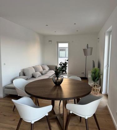 New & elegant penthouse apartment