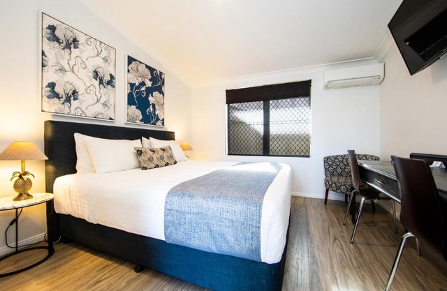 New England Motor Lodge