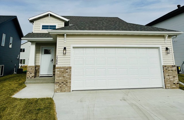 NEW family- friendly 3 bedrm home in West Fargo with space to gather and relax.