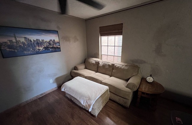 *NEW* ★ Family sized Condo Near Downtown with FastWi-Fi and exclusive balcony!★