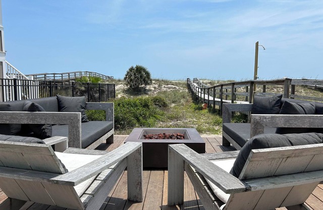 *NEW* Fully Renovated, Luxury Oceanfront Cottage