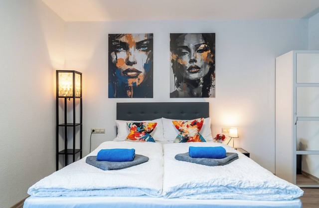 NEW Gästehaus-Flora, Kitchen, TV, Free Parking, near Europa-Park and Strasbourg