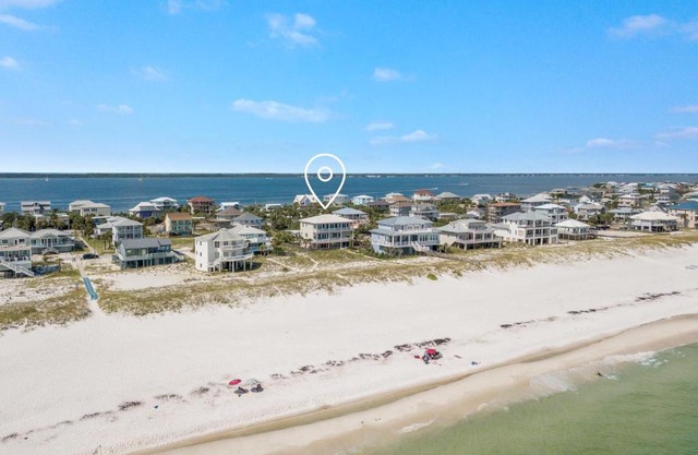 NEW Gulf Front with Game Room Family Friendly!