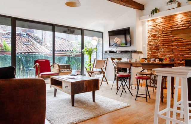 {NEW} Historical loft, central, balcony