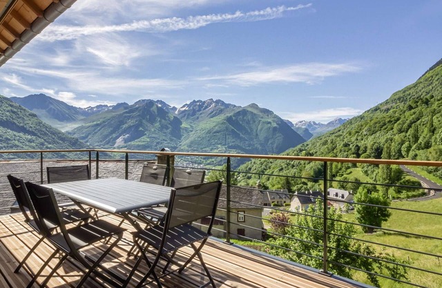 New house in Grust for 12 people, 4 bedrooms, WIFI, parking, linen and cleaning included