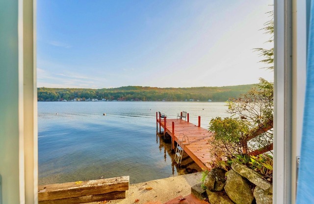 NEW Lakefront Escape Private Dock & Lake Views