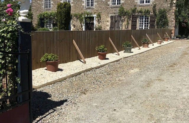 NEW LISTING! Manor House family-friendly