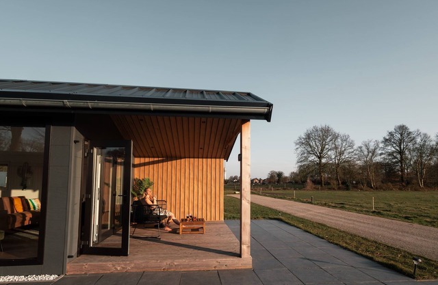 New Luxury Lodge with Meadow View - near National Park Drents-Friese Wold!